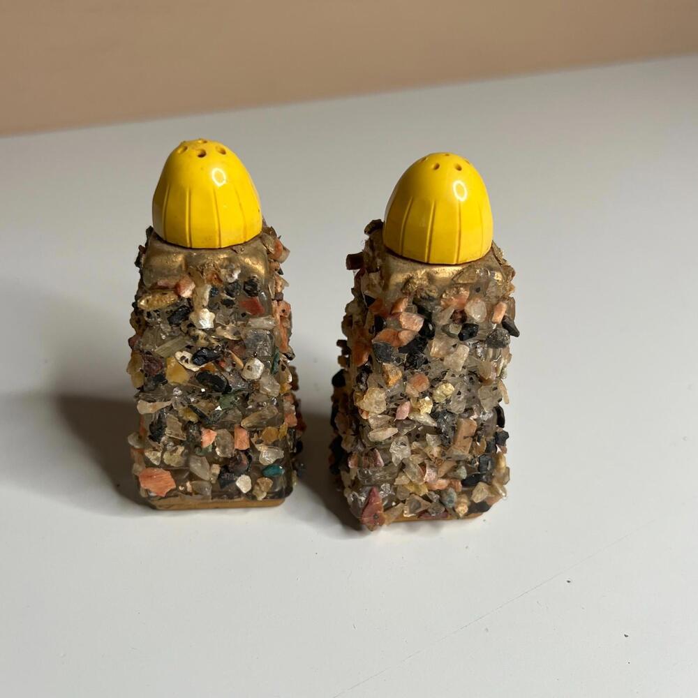 Vintage Handcrafted Rock Art Salt and Pepper Shakers Black Hills‎ South Dakota